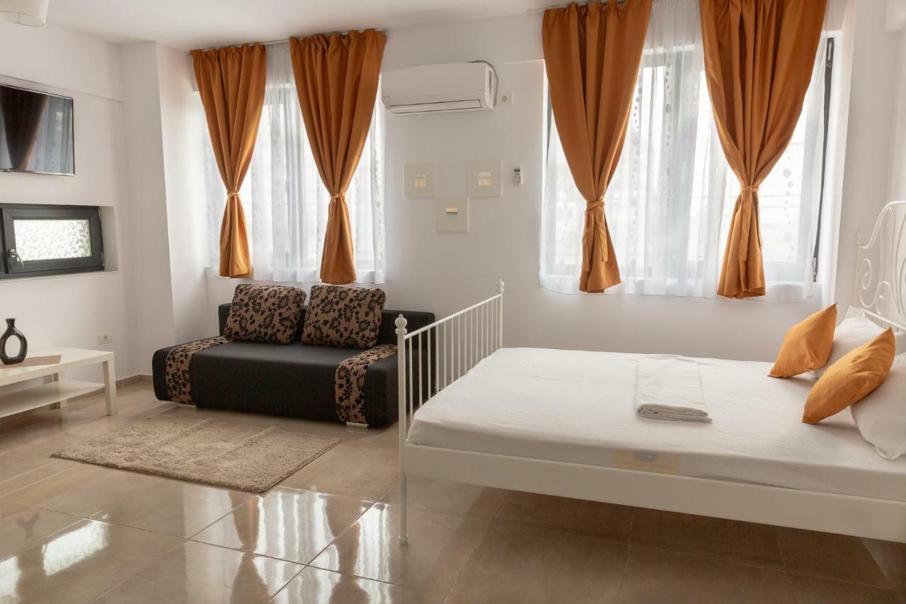 Studio Ambiance , Mamaia Нэводари Экстерьер фото